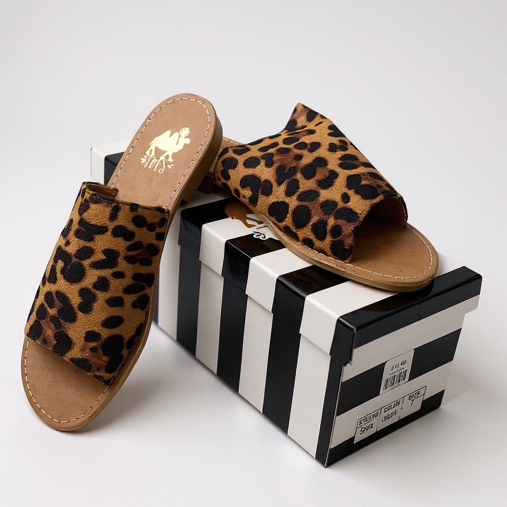 Camel Toes Sahara  Leopard Slides Size 7 NWT